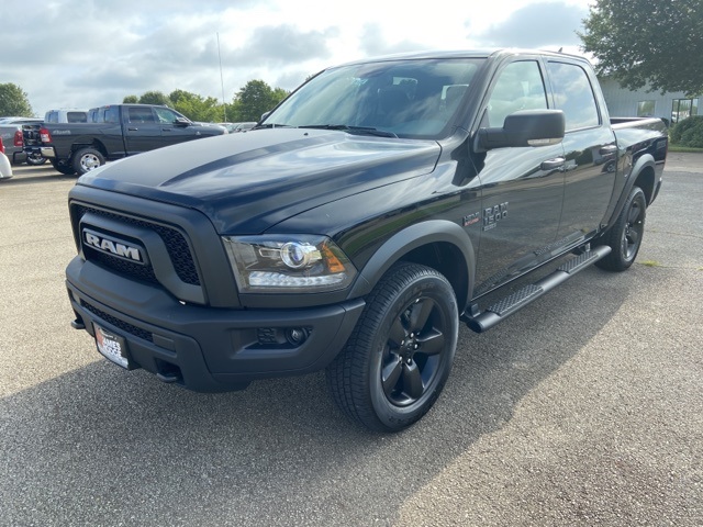 NEW 2020 RAM 1500 CLASSIC WARLOCK CREW CAB 4X4 5'7